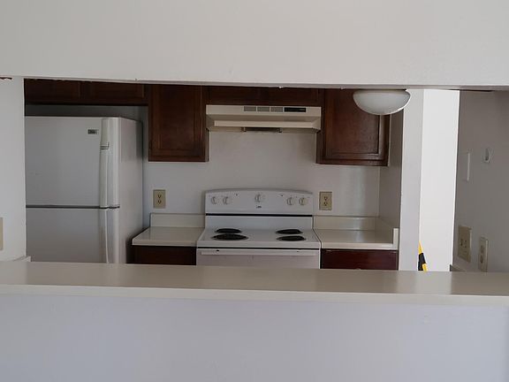 4th image of 2222 Capitan Dr