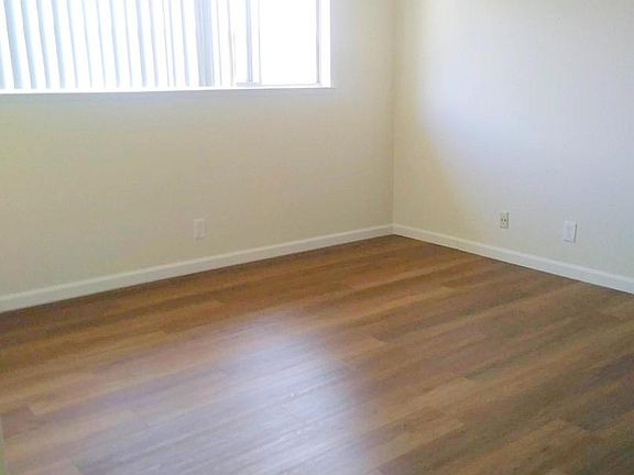 5th image of 3285 Homestead Rd APT 4
