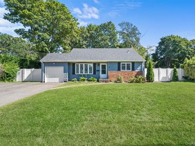 23 Berard Boulevard, Oakdale, NY, 11769