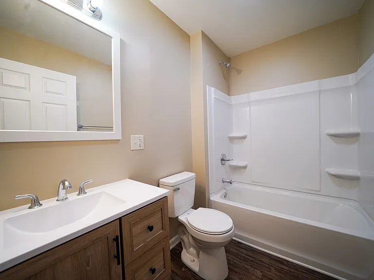 126 Mary St — Photo 13
