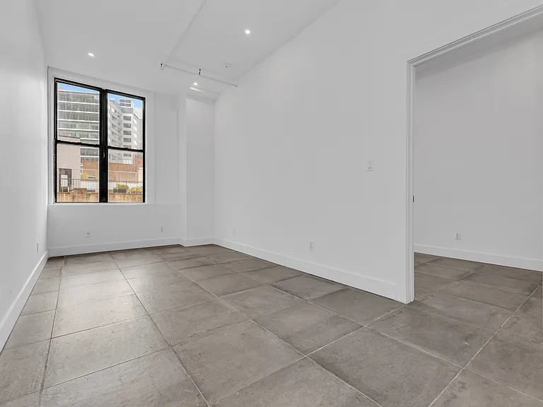 81 Willoughby St #408 — Photo 3