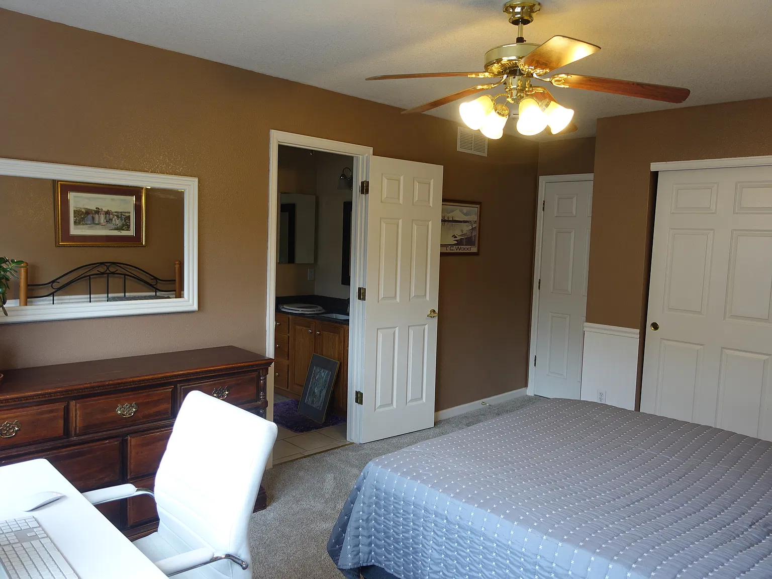 4 bed, 3.5 bath, 3782 sqft, $1,295 — Photo 3