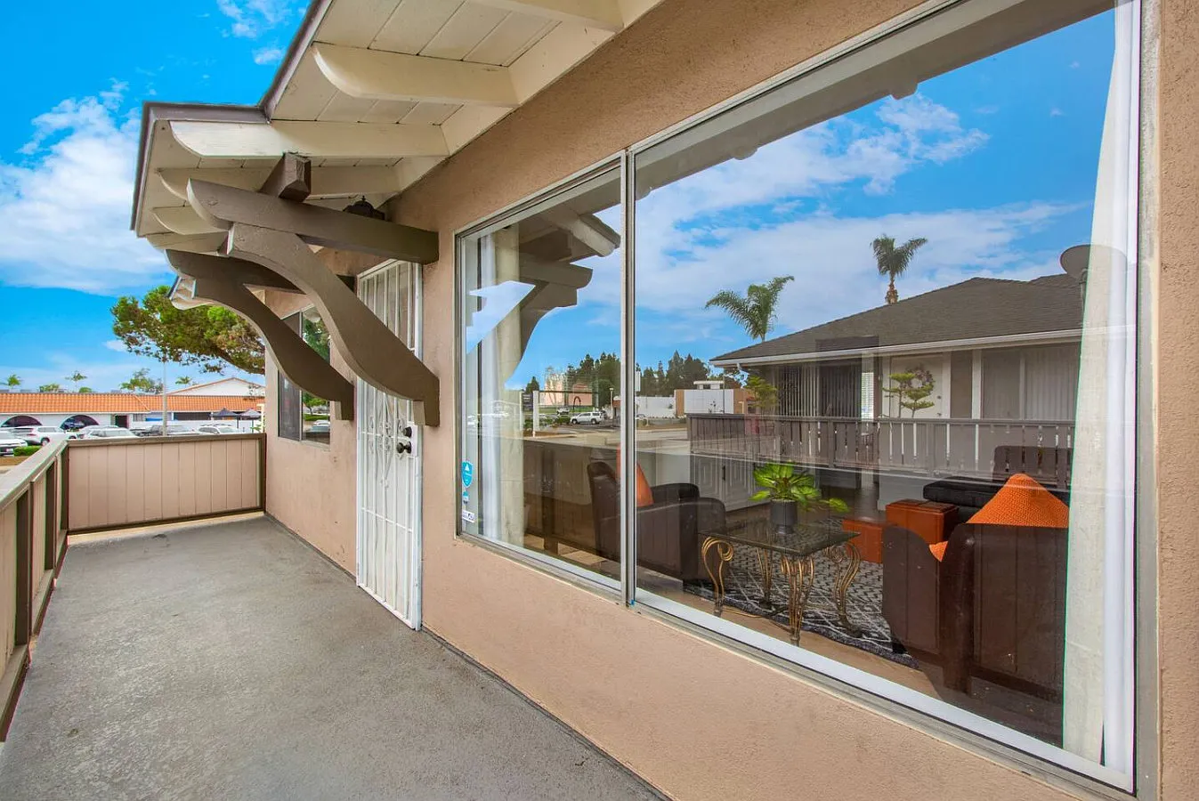 2 bed, 975 sqft, $4,500 — Photo 3