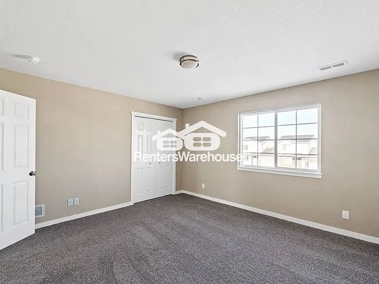 104 E Sycamore St — Photo 10