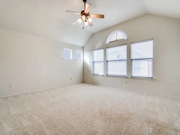 320 Cookston Ln — Photo 4