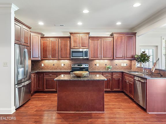 4th image of 12091 Woodhollow Ln