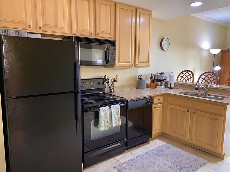 215 W College Ave #513 — Photo 2