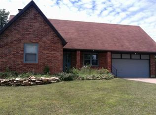 3913 SW Moundview Dr, Topeka, KS 66610