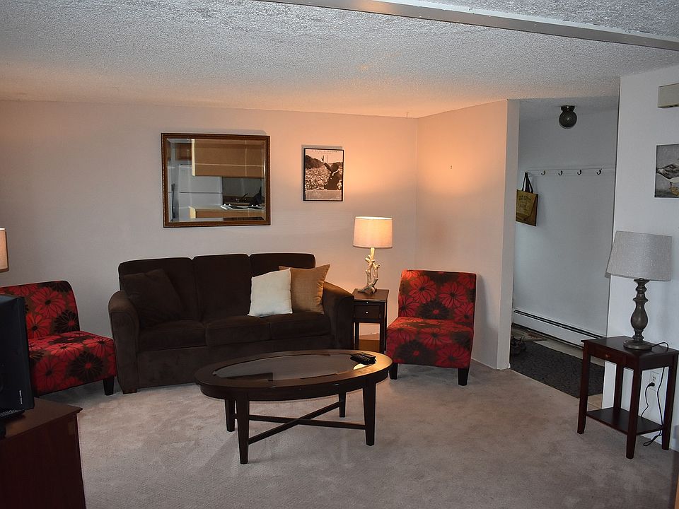 2nd image of 1802 Alder Way APT A