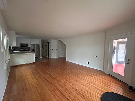 2nd image of 958 E 2nd St #964