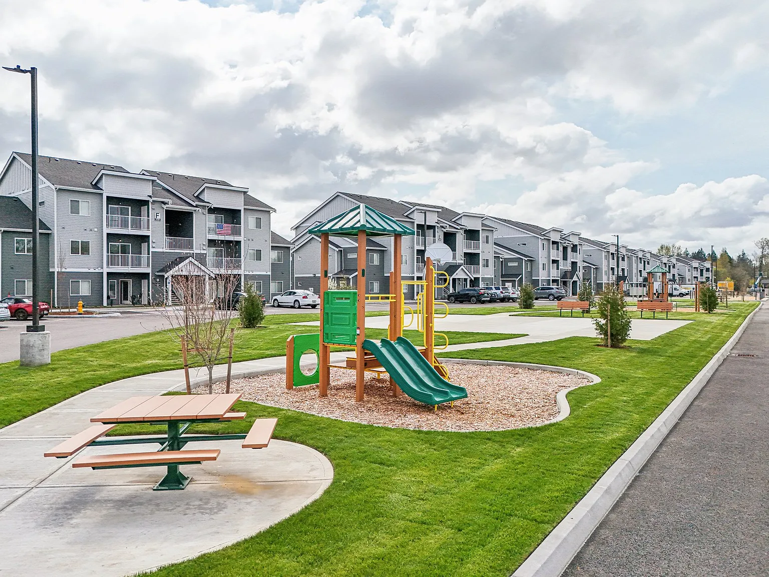 Tahoma Terrace Apartments — Photo 3