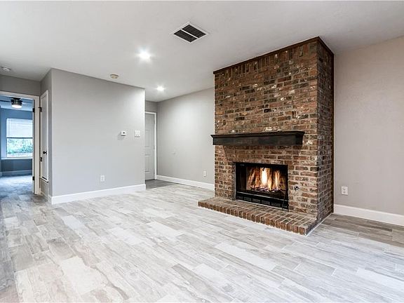 3rd image of 3839 Dry Creek Dr Unit 127