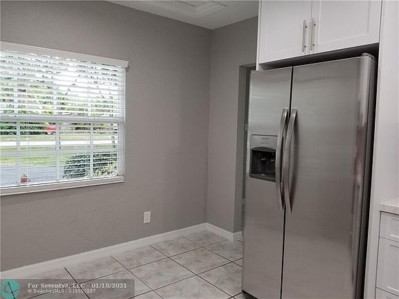 4th image of 1397 SW 25th Ave
