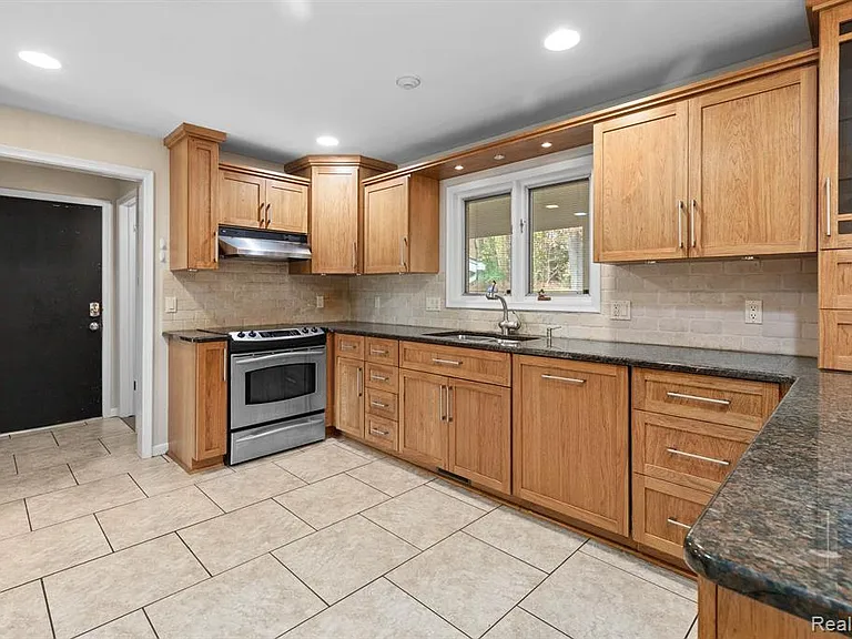 4966 Whispering Pine Ln — Photo 12