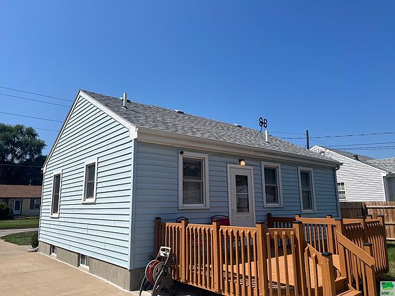 2nd image of 3066 Rebecca St