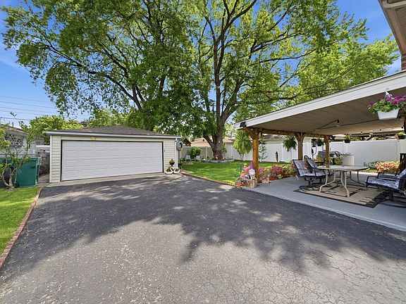 4th image of 8619 Newland Ave