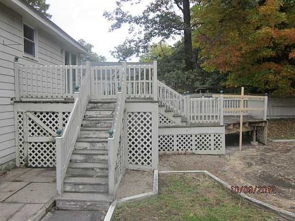 3rd image of 198 Kingsbury Ave