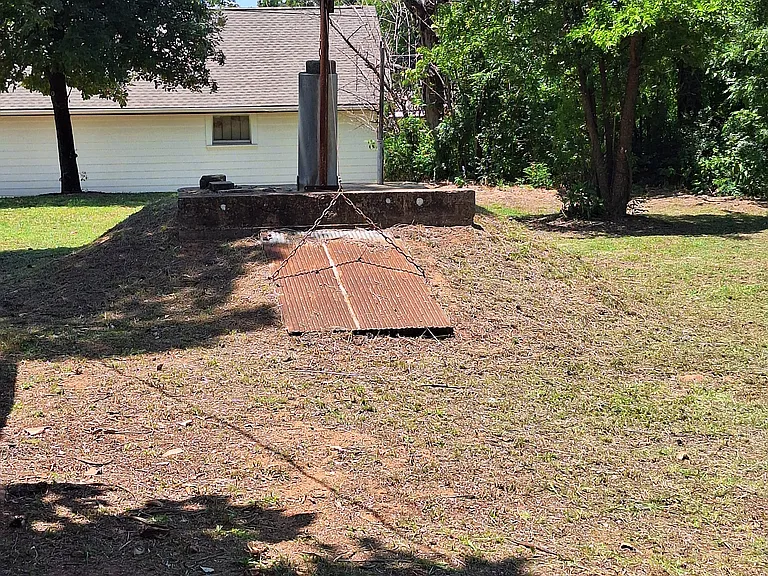 221 Bennett Blvd — Photo 4