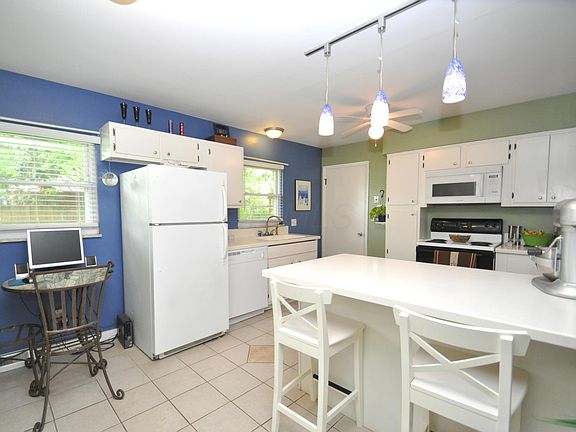 4th image of 177 Electric Ave