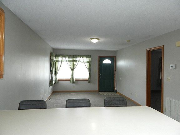 5th image of 454 Old Airport Rd