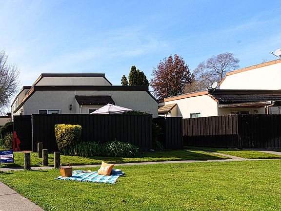 2nd image of 1816 Primavera Court