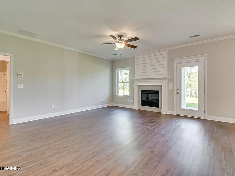 7013 Kingburgh Ln — Photo 3