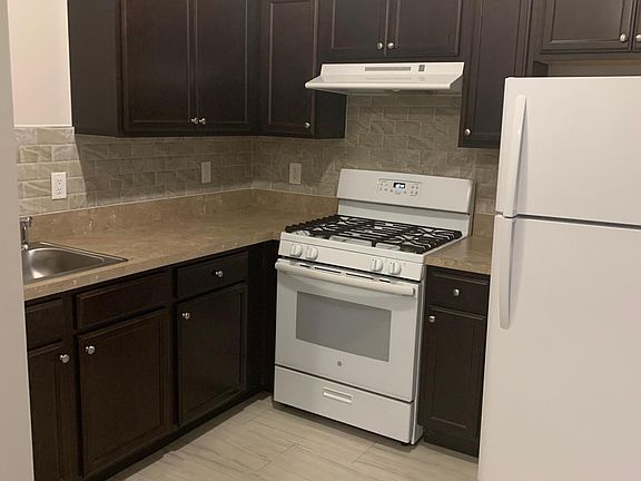 4th image of 575 Marcy Ave #2
