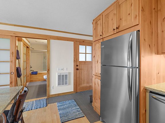 2nd image of 161 Skyleaf Dr #E-19