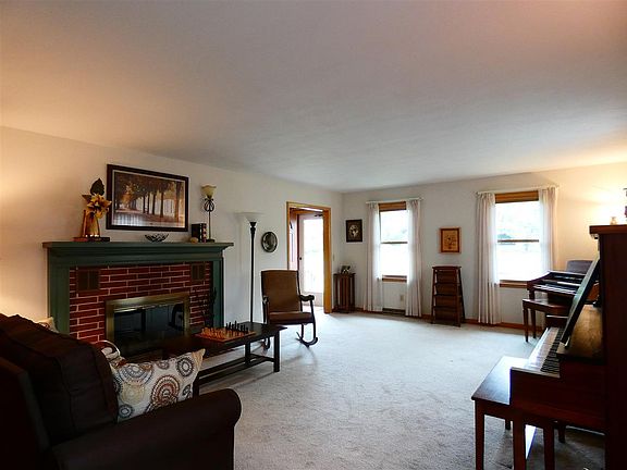 5th image of 1004 George Dr