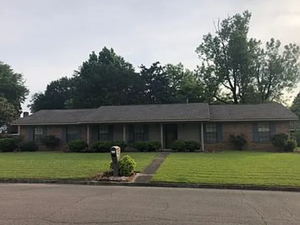 2302 Redbud Ln, Tupelo, MS 38801