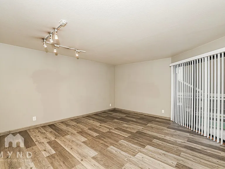 5400 Mountain Blvd #230 — Photo 5