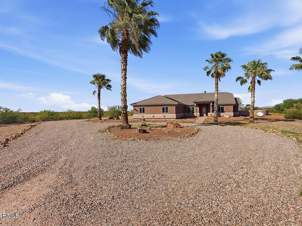 1st image of 914 E Savino Court