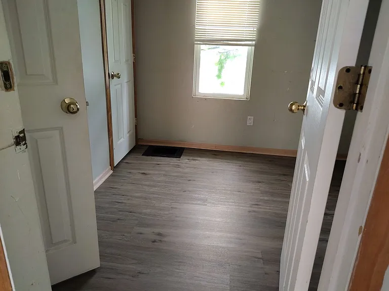 2425-27 W Greenfield Ave — Photo 28