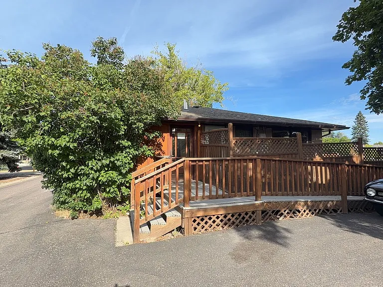 1069 N Meridian Rd — Photo 13