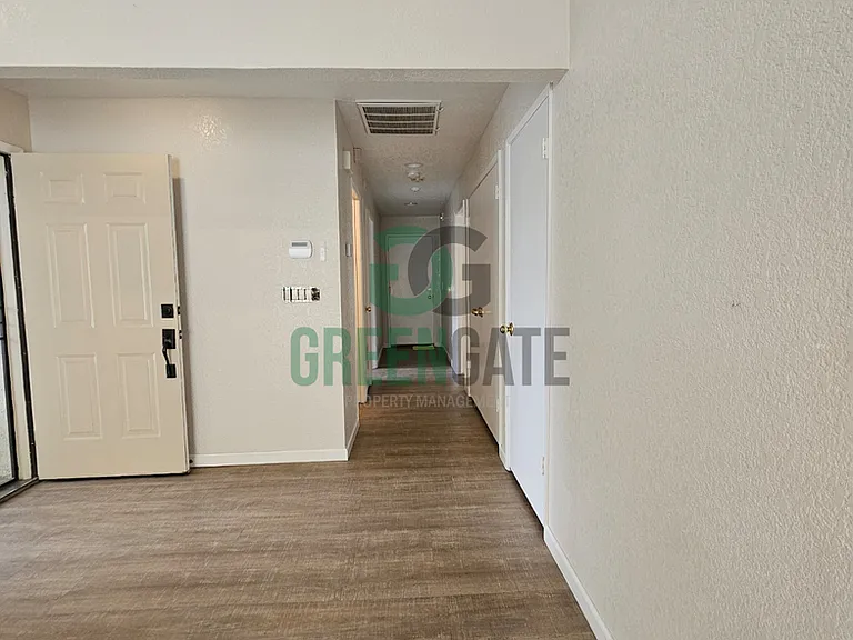 1108 Cedar Creek Dr #1 — Photo 9