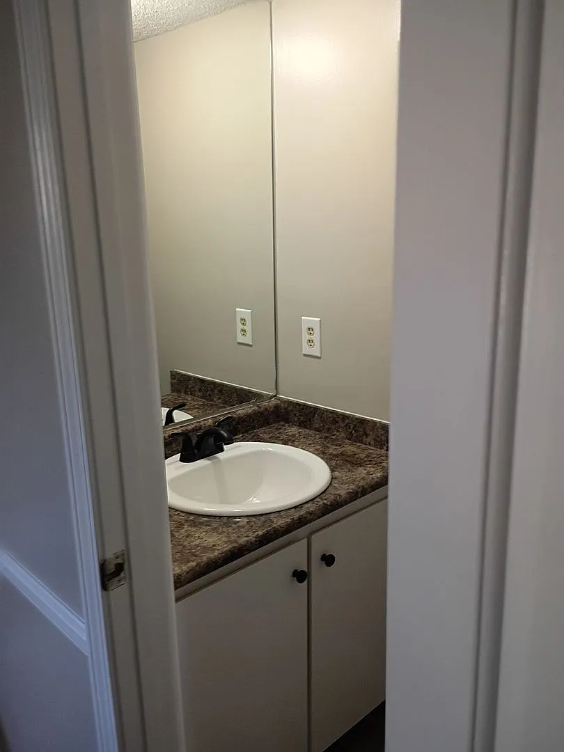 Move In Ready — Photo 4