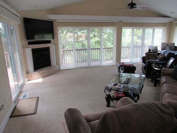 3rd image of 32 Redbud Ln