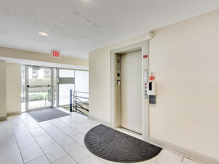 7420 Lakeview Dr #W205 — Photo 8