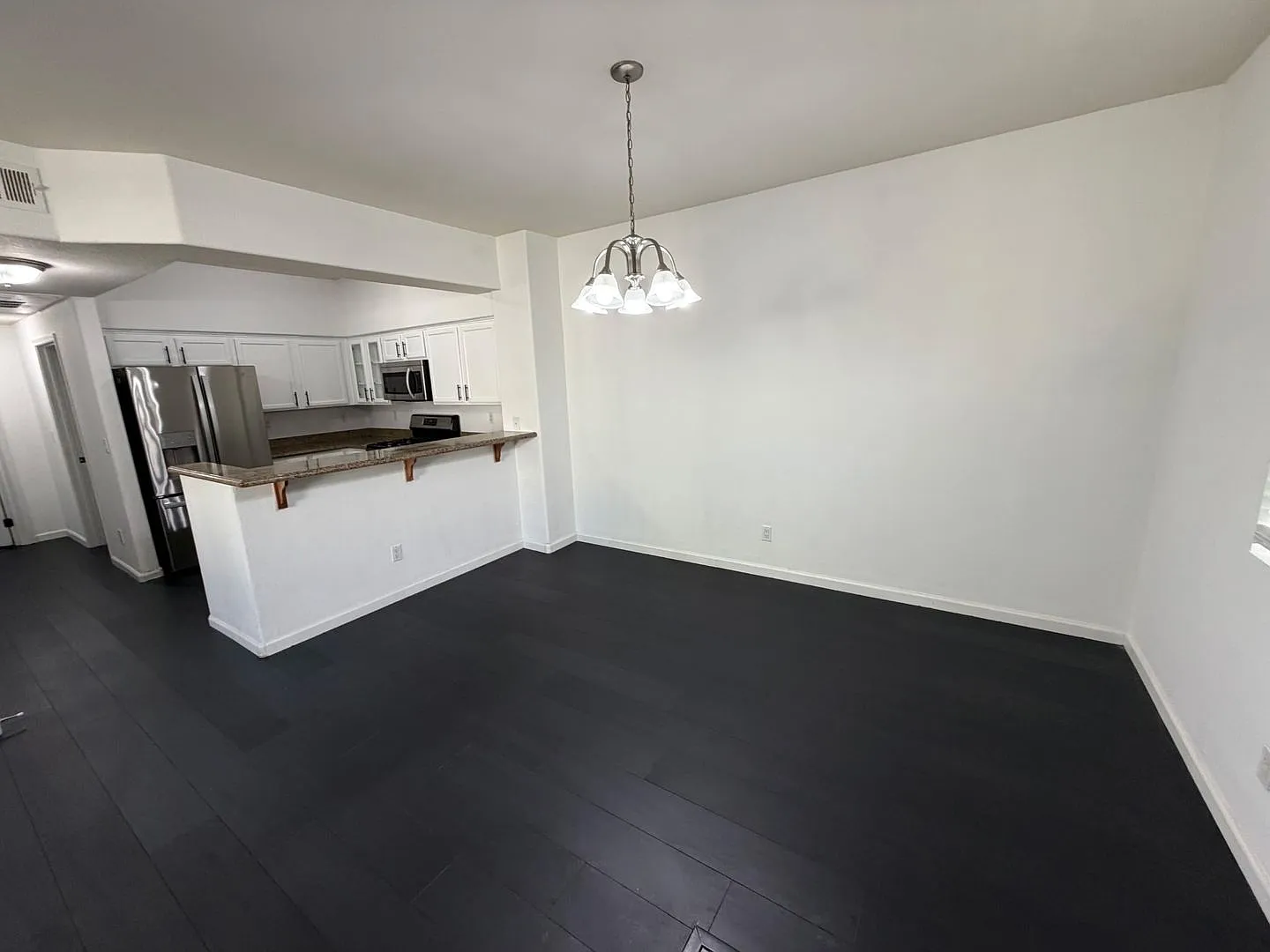 Absolutely Stunning 2 Bedroom, 2 Bathroom Condo Located In The Gated Community Of Pacific Crest I... — Photo 4