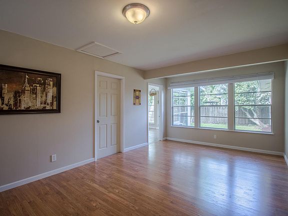 3rd image of 705 Shannon Dr