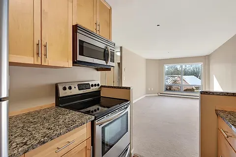 148 Breakwater Dr Photo 1