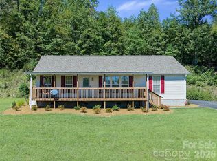 456 Tempie Mountain Rd, Spruce Pine, NC 28777