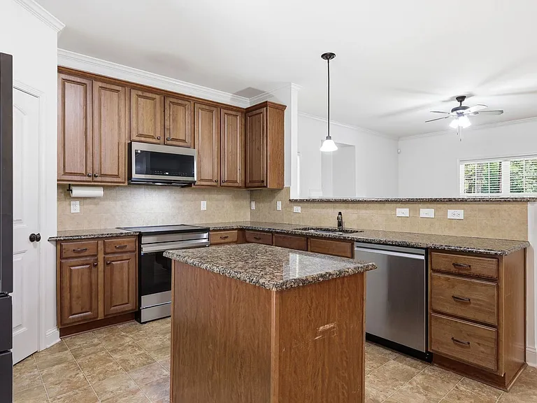 80 Valor Cir — Photo 11