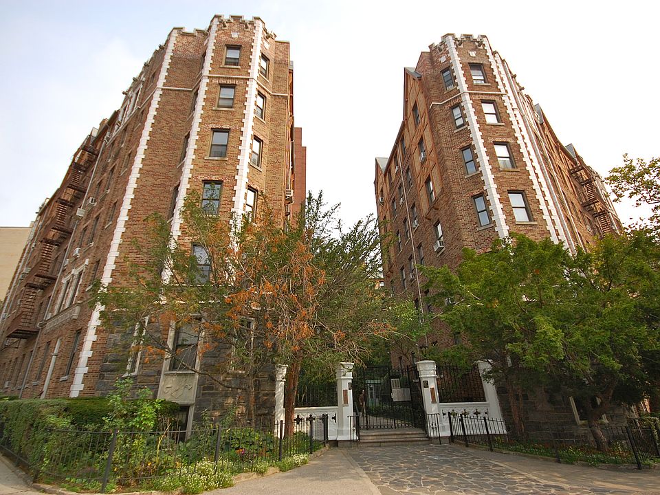 Gate enter-Apt Building