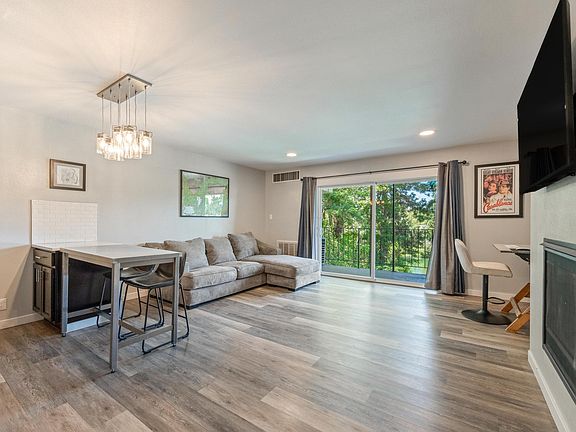 4th image of 1565 NW Wall St #232-233