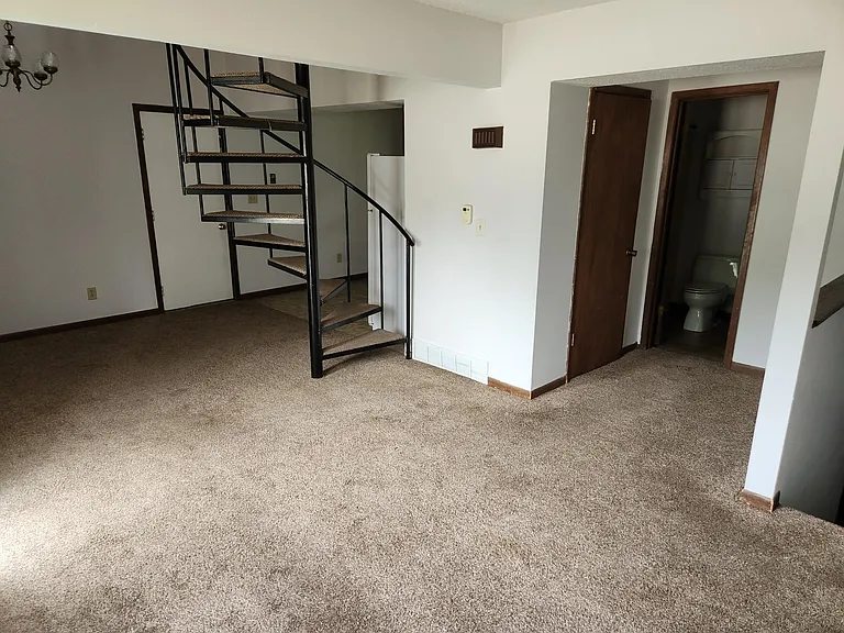 1518 Linda Dr — Photo 4