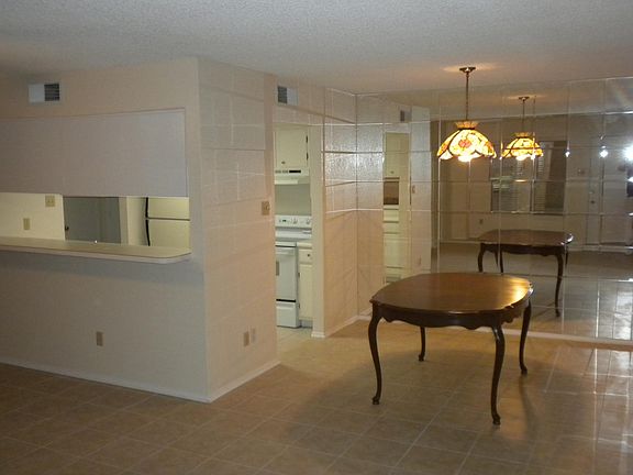 Dining area/Kitchen