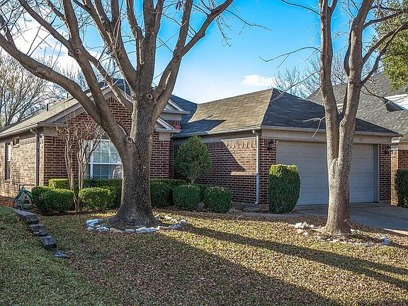2nd image of 2505 Woodhaven Dr