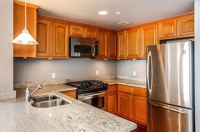 2nd image of 11624 Grosvenor Ln APT 14C