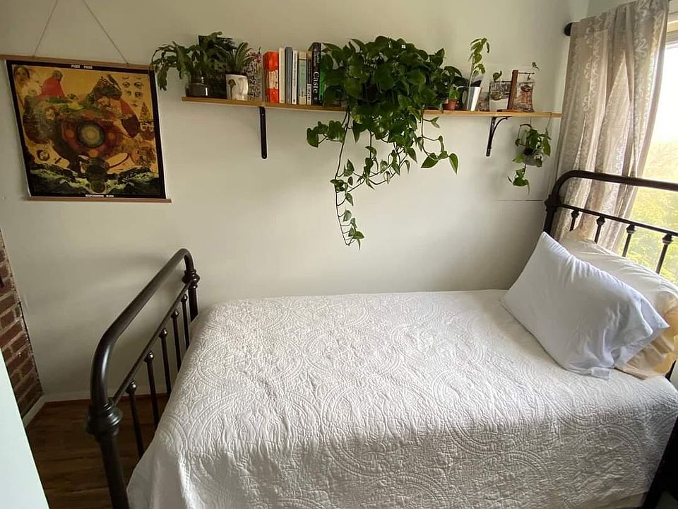 1st image of 1811 N Veitch St APT 4